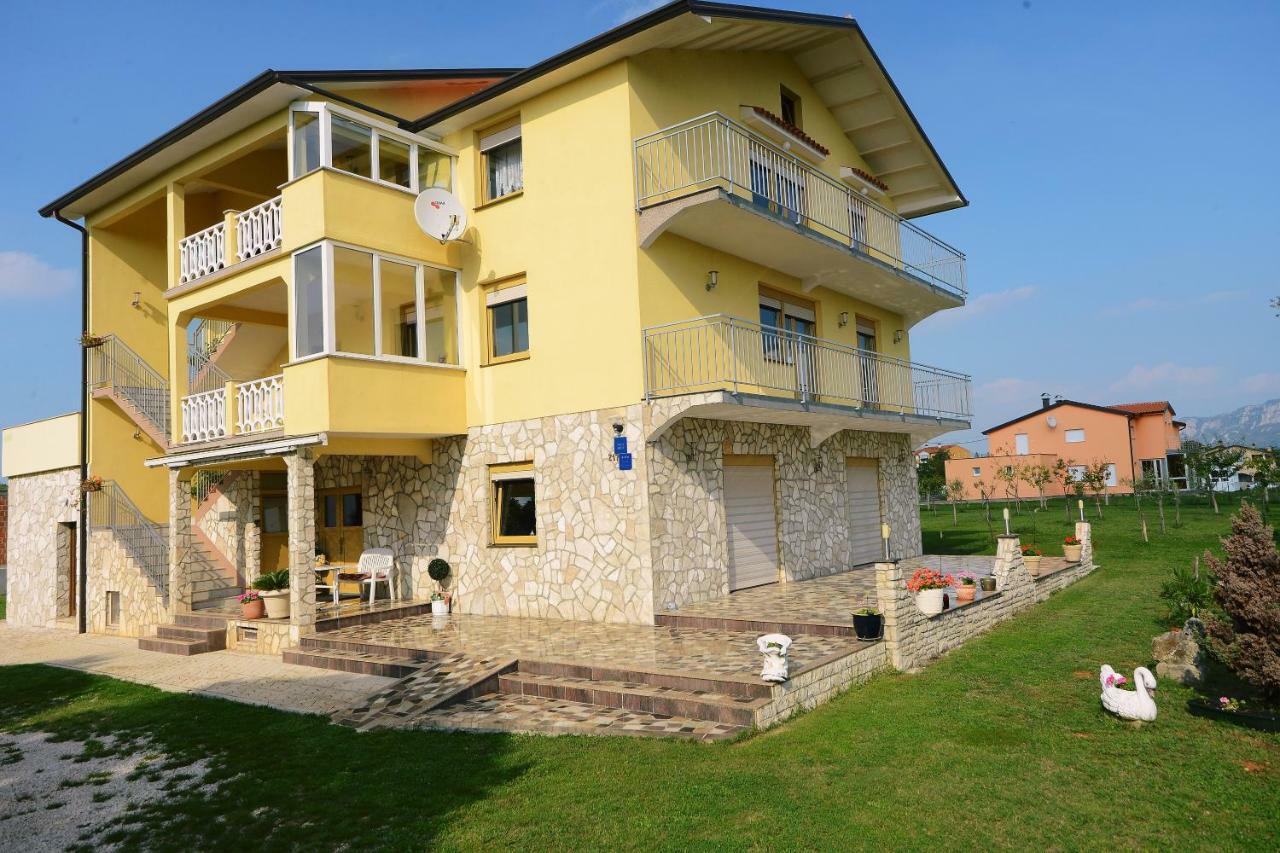 Ferienhaus Tomic Nedeščina Eksteriør bilde