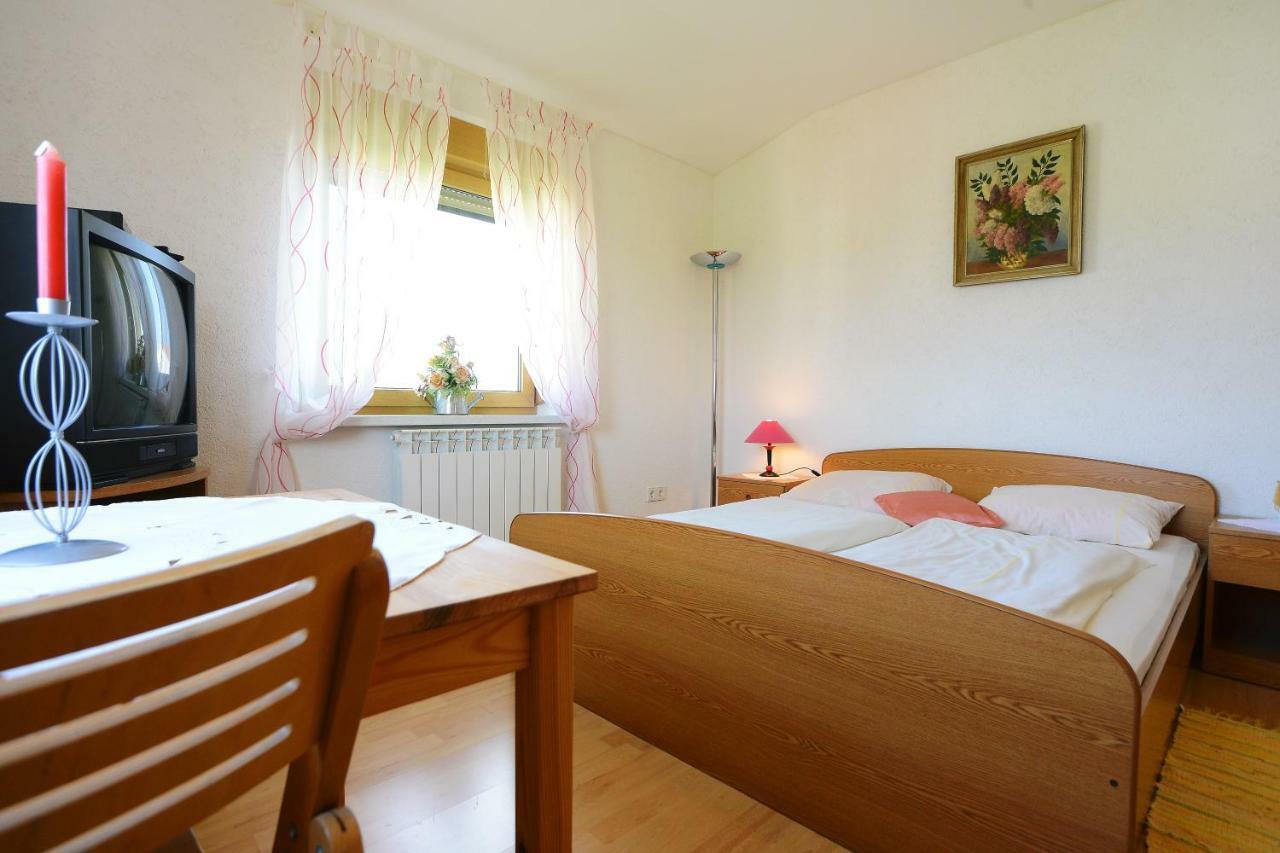 Ferienhaus Tomic Nedeščina Eksteriør bilde
